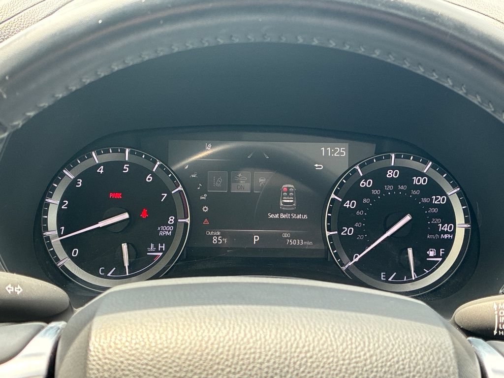 Used 2021 Toyota Highlander XLE AWD/4WD image 18