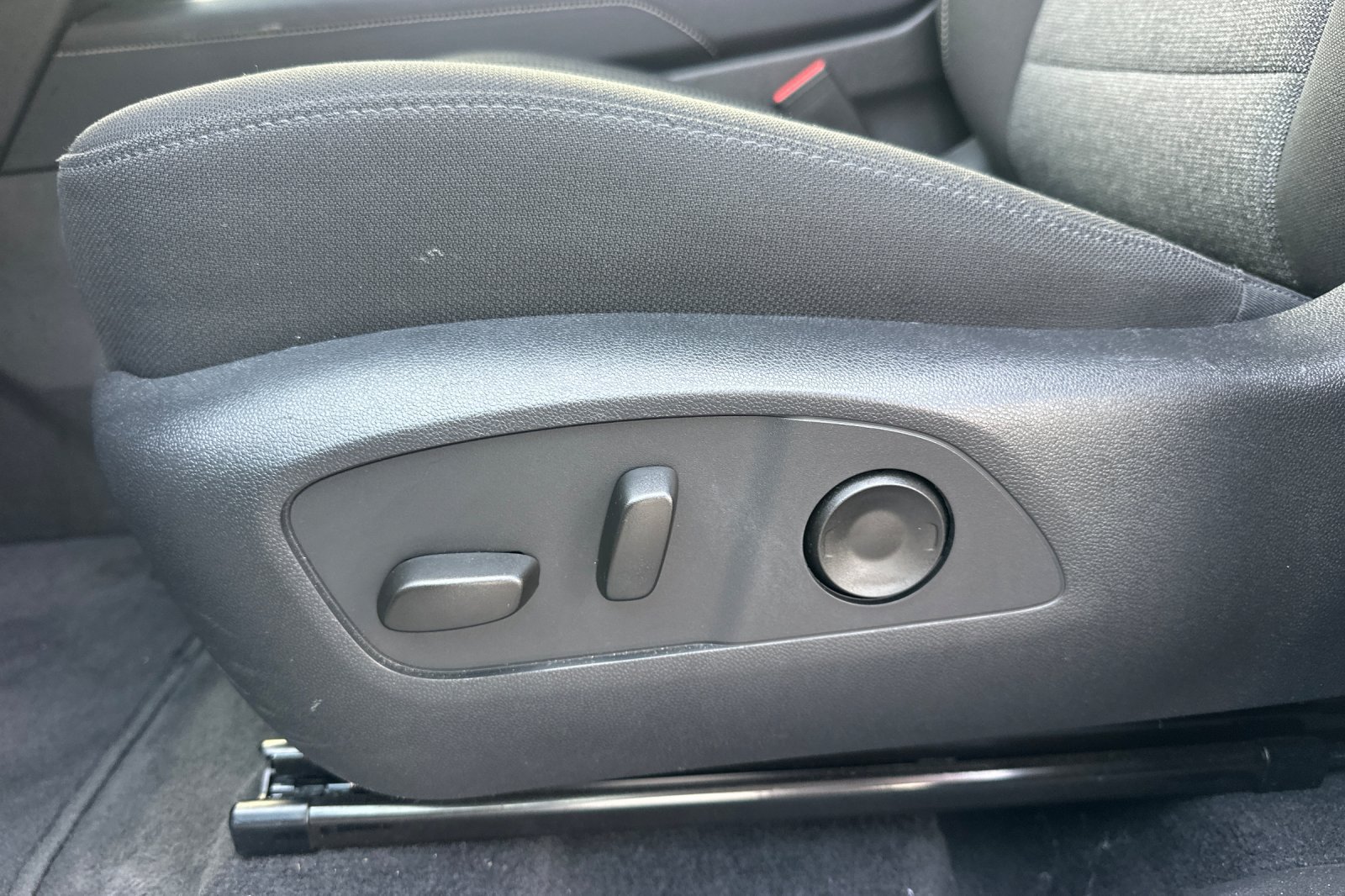 Used 2026 GMC Acadia Elevation FWD image 13