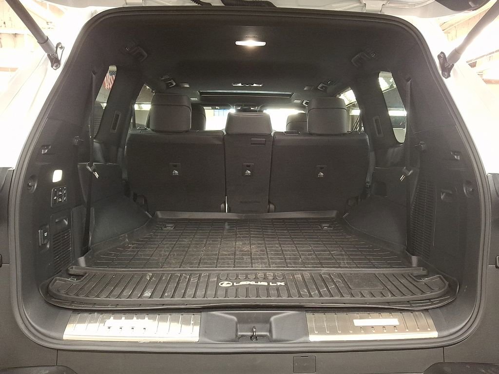 Used 2024 Lexus LX 600 4WD w/ Appearance Package image 27