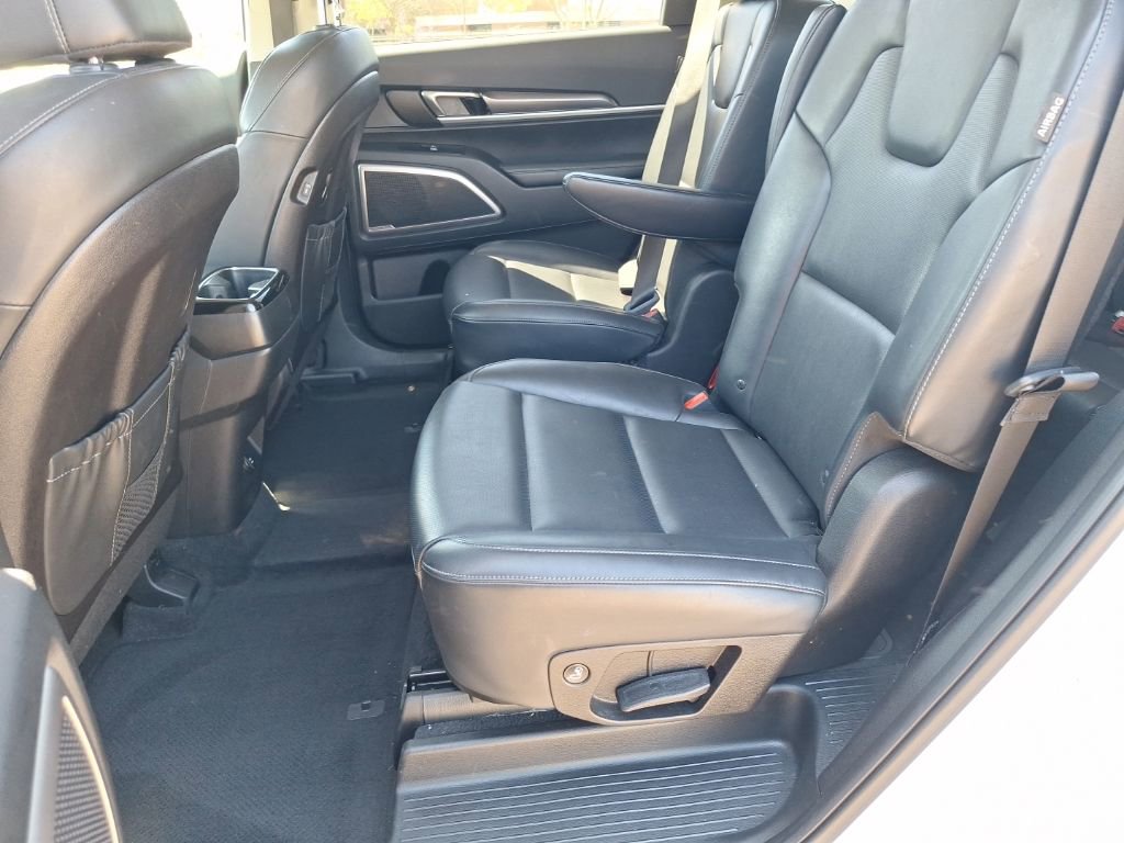 Used 2025 Kia Telluride S image 23
