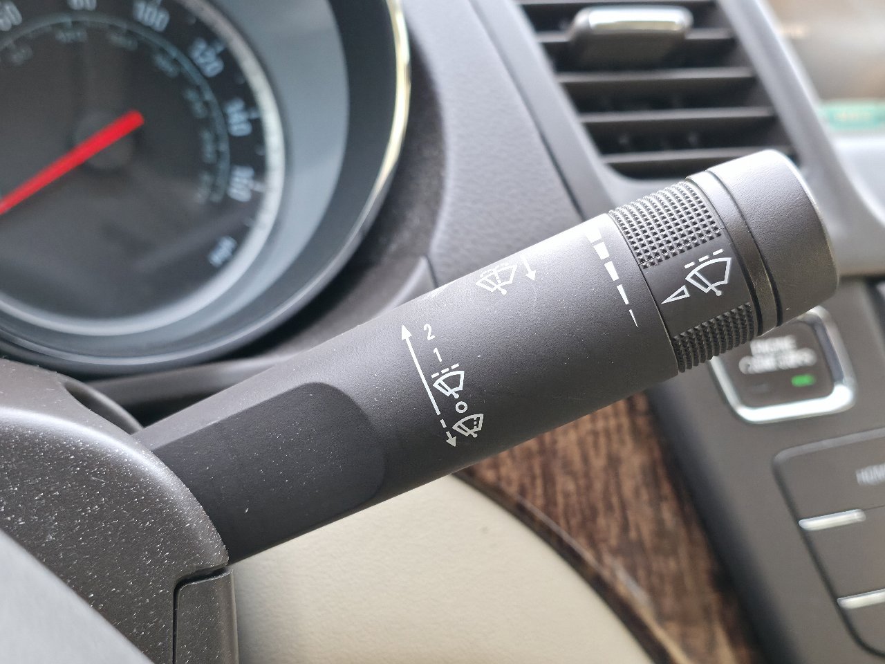 Used 2012 Buick Regal Premium image 31