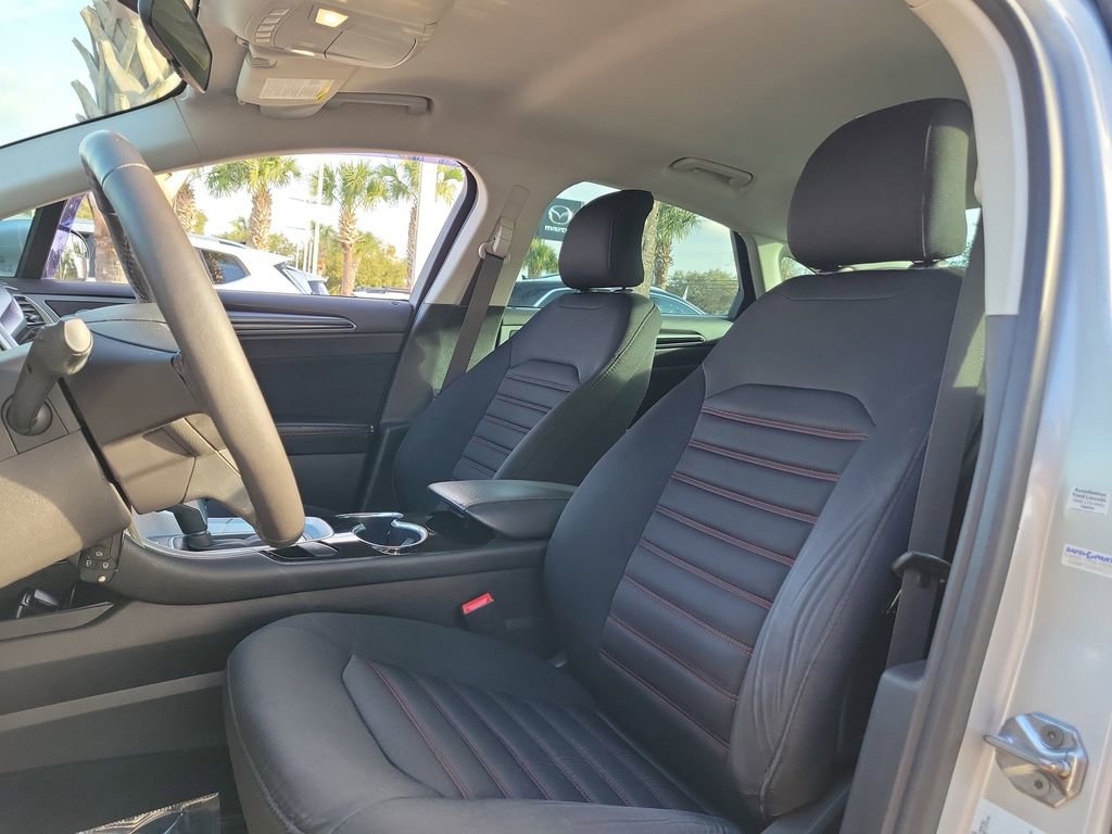 Used 2016 Ford Fusion SE image 14