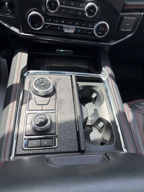 Used 2023 Ford Expedition Limited image 20