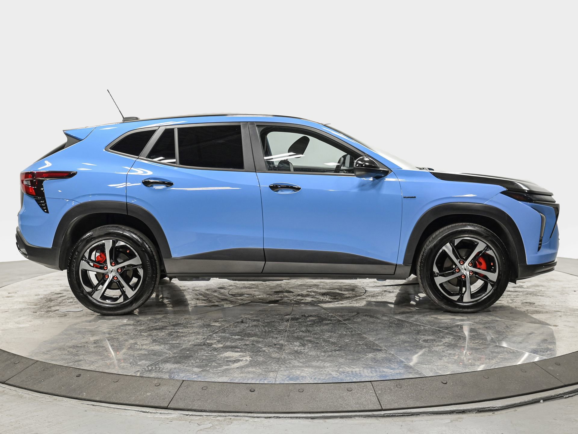 Used 2024 Chevrolet Trax RS w/ Driver Confidence Package image 8