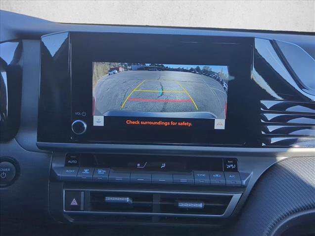 Used 2025 Toyota Camry SE image 17