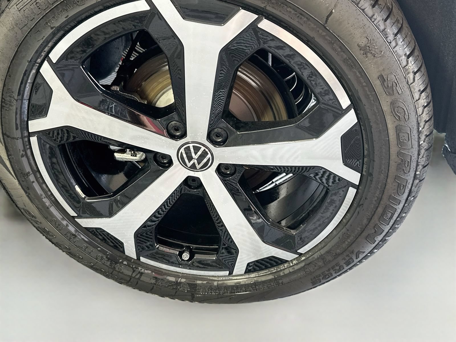 New 2026 Volkswagen Tiguan SE AWD/4WD image 30