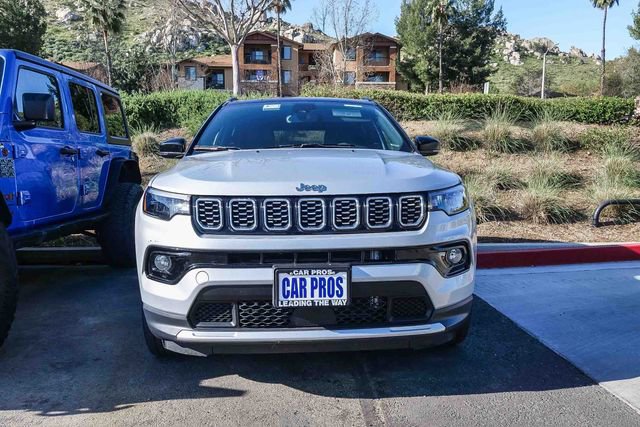 Used 2025 Jeep Compass Limited image 5