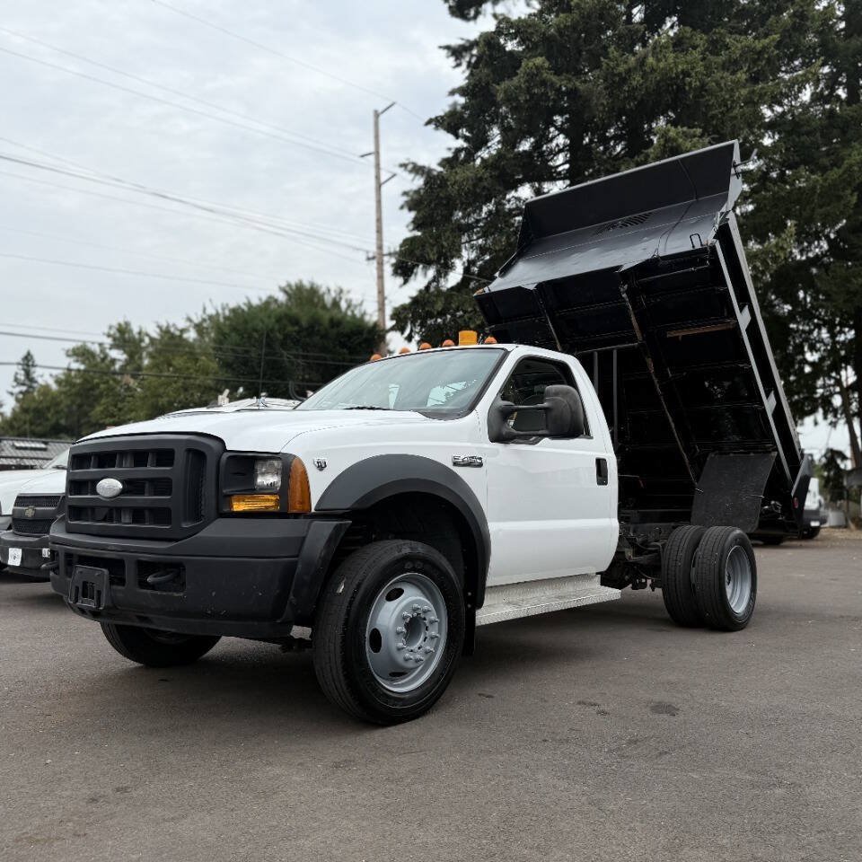 Used 2006 Ford F450 2WD Regular Cab Super Duty image 2