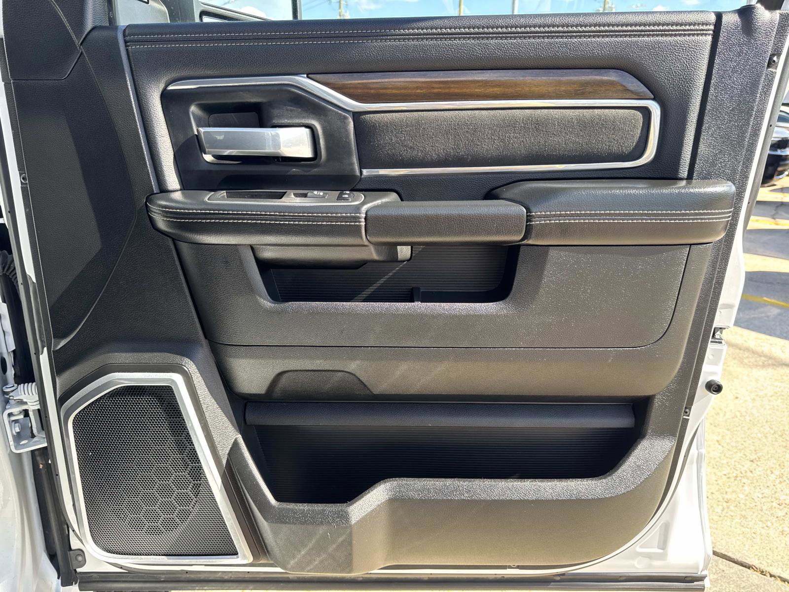 Used 2024 RAM 5500 Laramie image 13