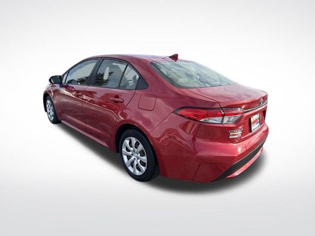 Used 2021 Toyota Corolla LE image 3