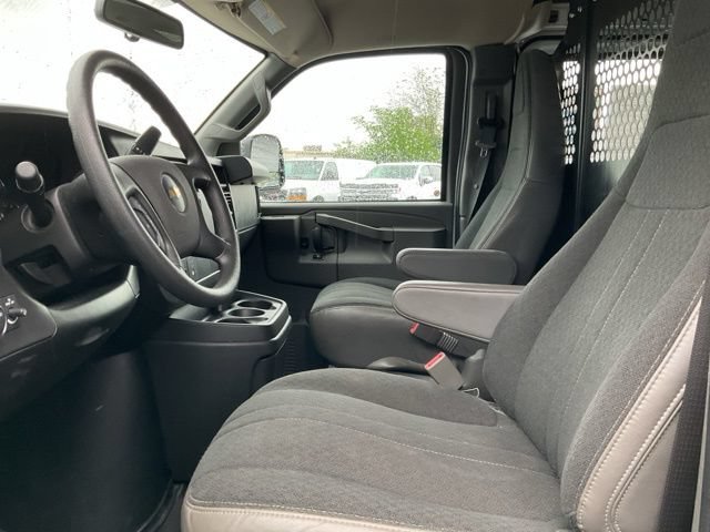 Used 2024 Chevrolet Express 2500 w/ Driver Convenience Package RWD image 11
