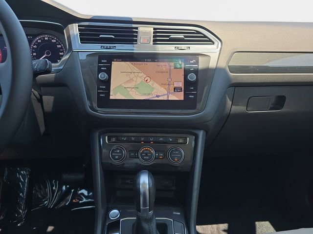 Used 2018 Volkswagen Tiguan SEL Premium AWD/4WD image 23