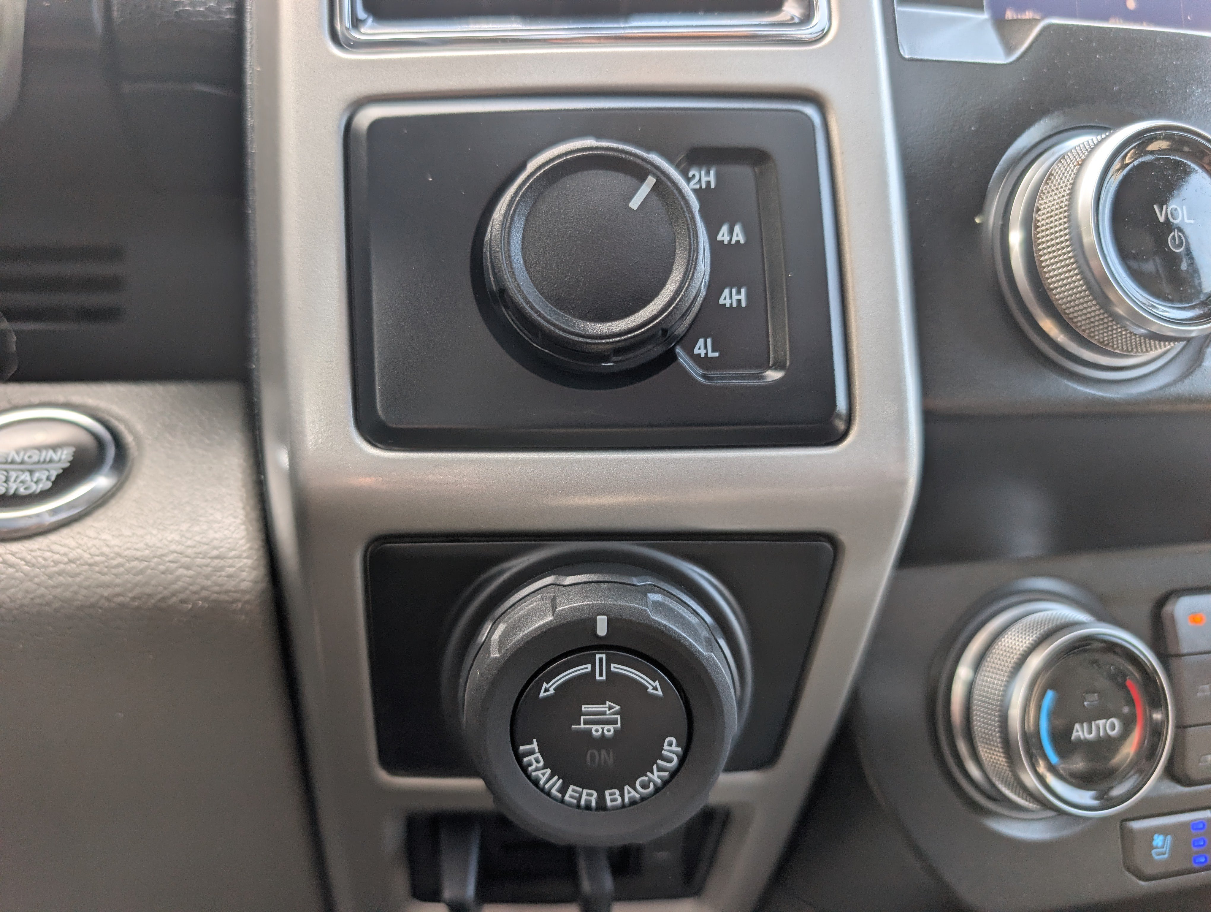 Certified 2019 Ford F150 Lariat w/ Equipment Group 502A Luxury AWD/4WD image 31