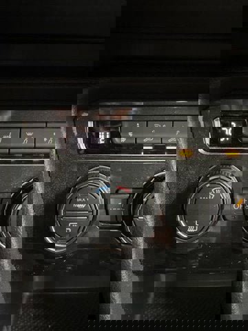 Used 2019 Volkswagen Tiguan SE w/ Panoramic Sunroof Package image 12