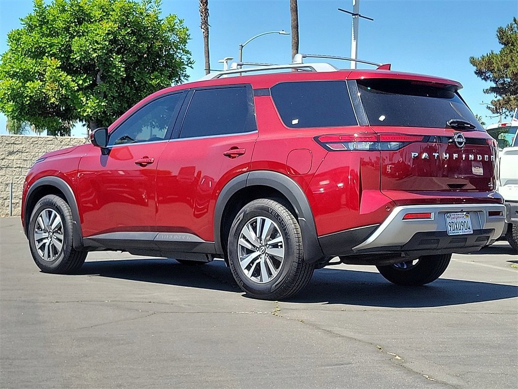 Certified 2023 Nissan Pathfinder SL image 2