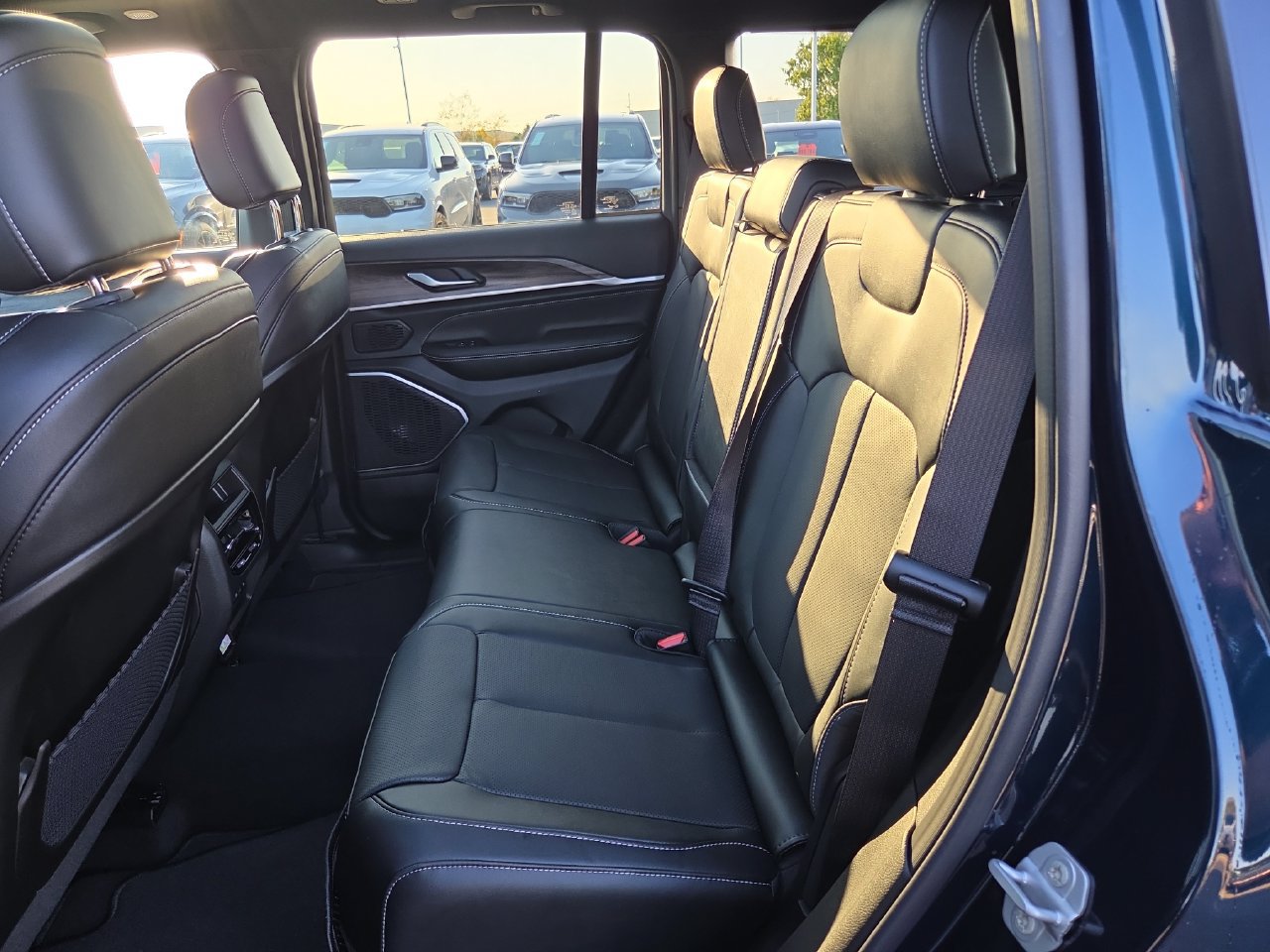 New 2027 Jeep Grand Cherokee Limited AWD/4WD image 19