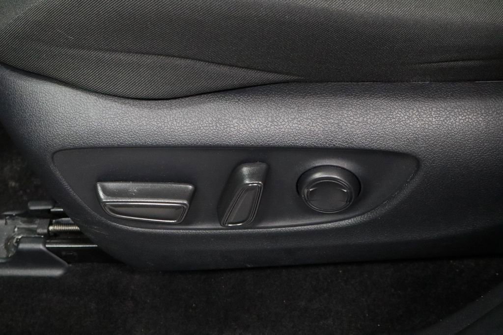 Used 2025 Toyota RAV4 XLE image 24