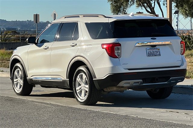 Used 2022 Ford Explorer XLT w/ Equipment Group 202A image 6