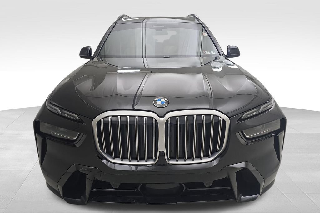 Certified 2025 BMW X7 xDrive40i w/ Executive Package AWD/4WD image 4