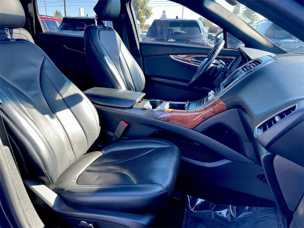 Used 2019 Lincoln Nautilus Reserve image 22