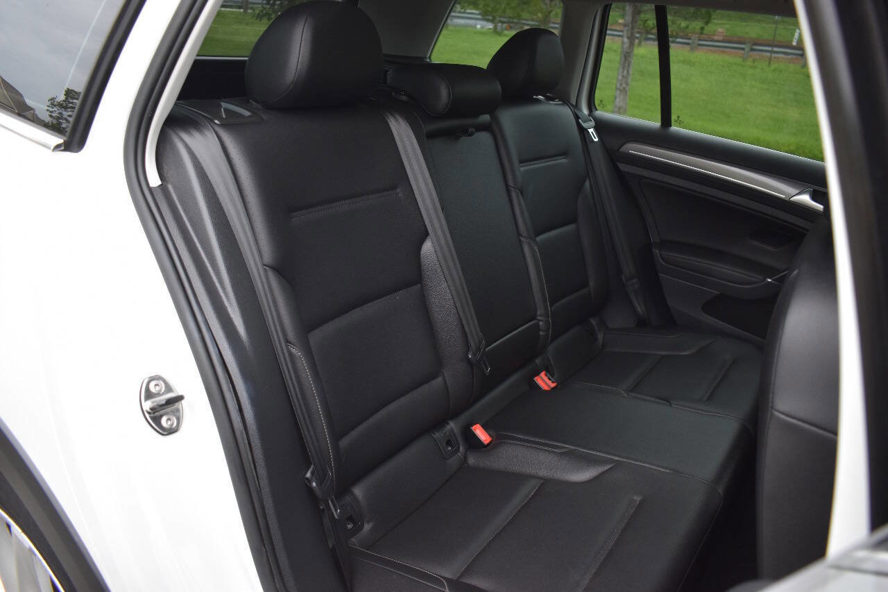 Used 2017 Volkswagen Golf Alltrack SE image 15