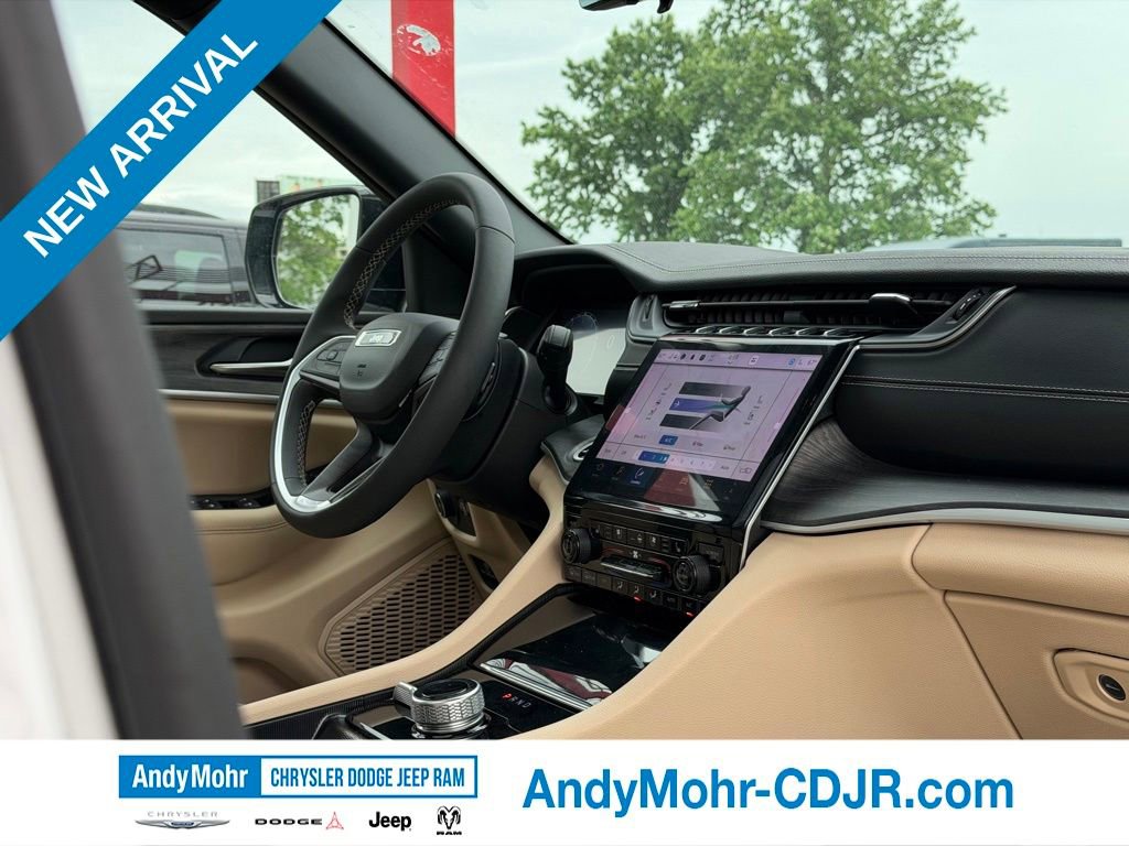Used 2024 Jeep Grand Cherokee Limited w/ Luxury Tech Group II AWD/4WD image 36