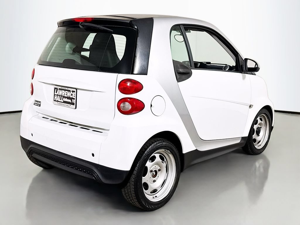 Used 2014 smart fortwo pure RWD image 4