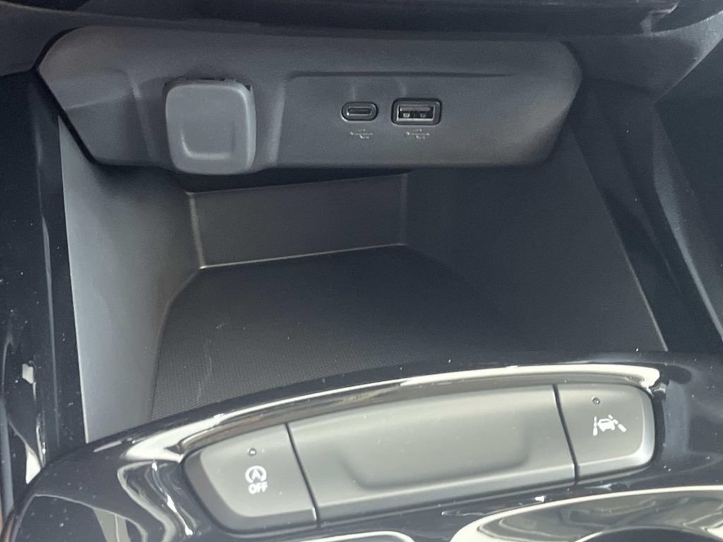 New 2026 Chevrolet Trax LT w/ Midnight Edition FWD image 21
