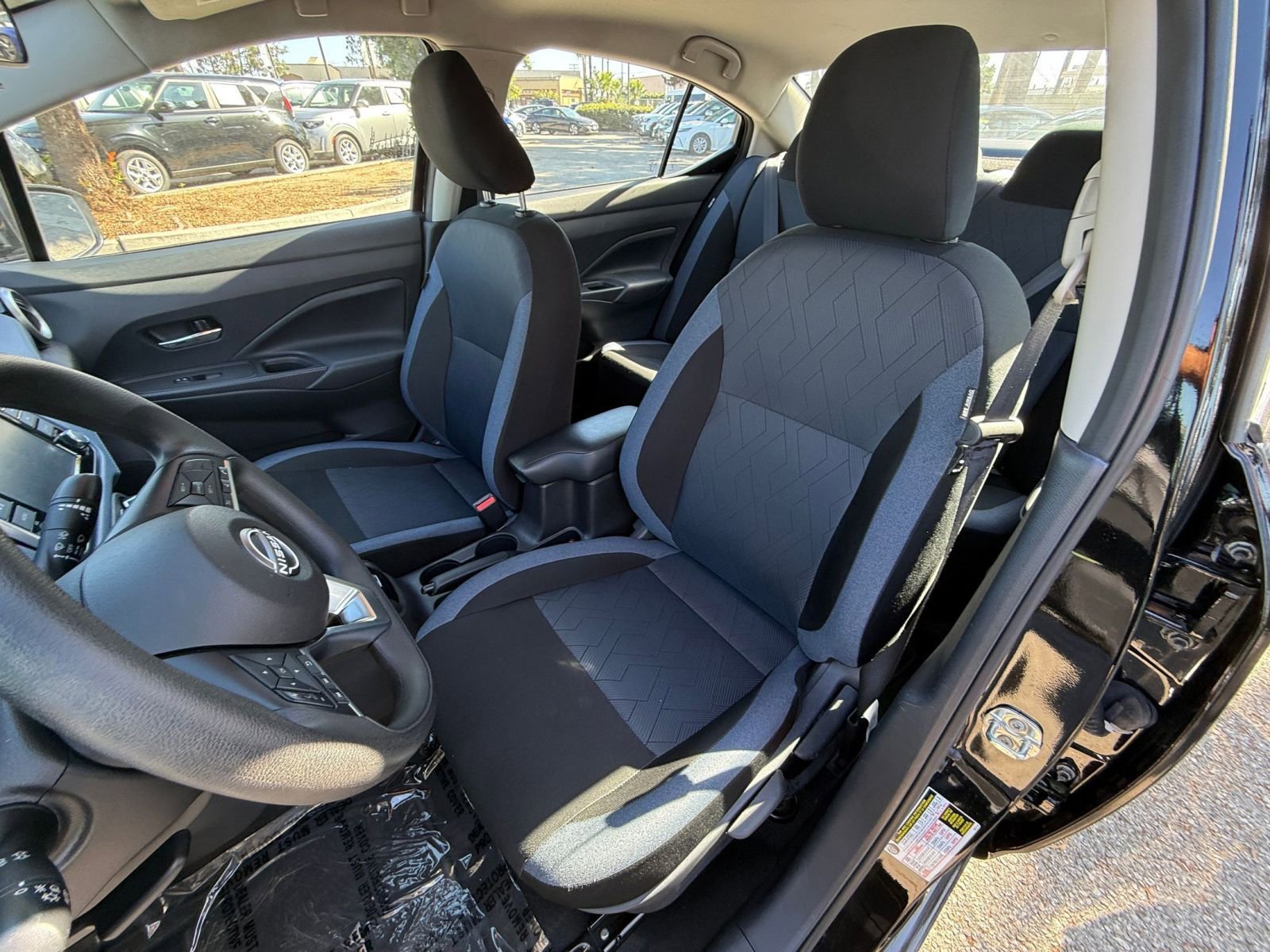 Used 2025 Nissan Versa SV image 32