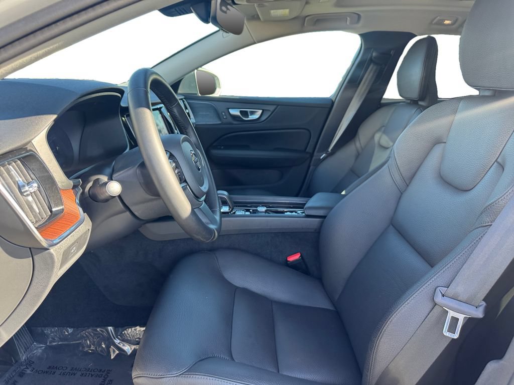 Certified 2025 Volvo V60 B5 Cross Country Plus AWD/4WD image 13