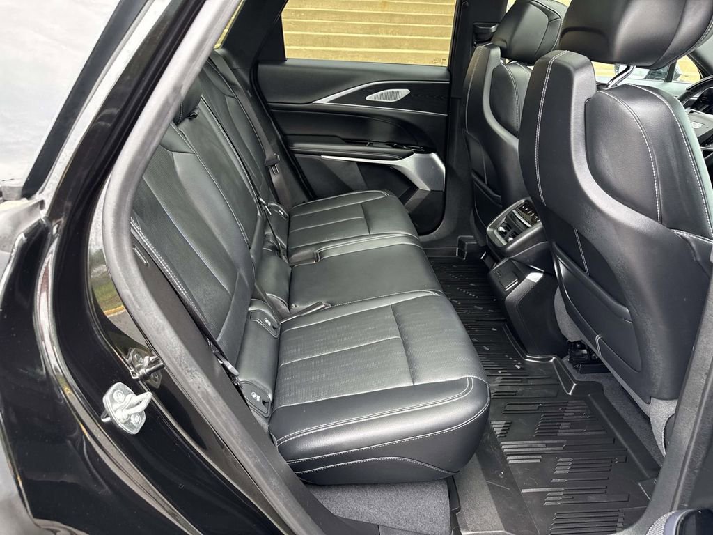 Used 2025 Cadillac Lyriq Luxury w/ LPO, Floor Liner Package image 11