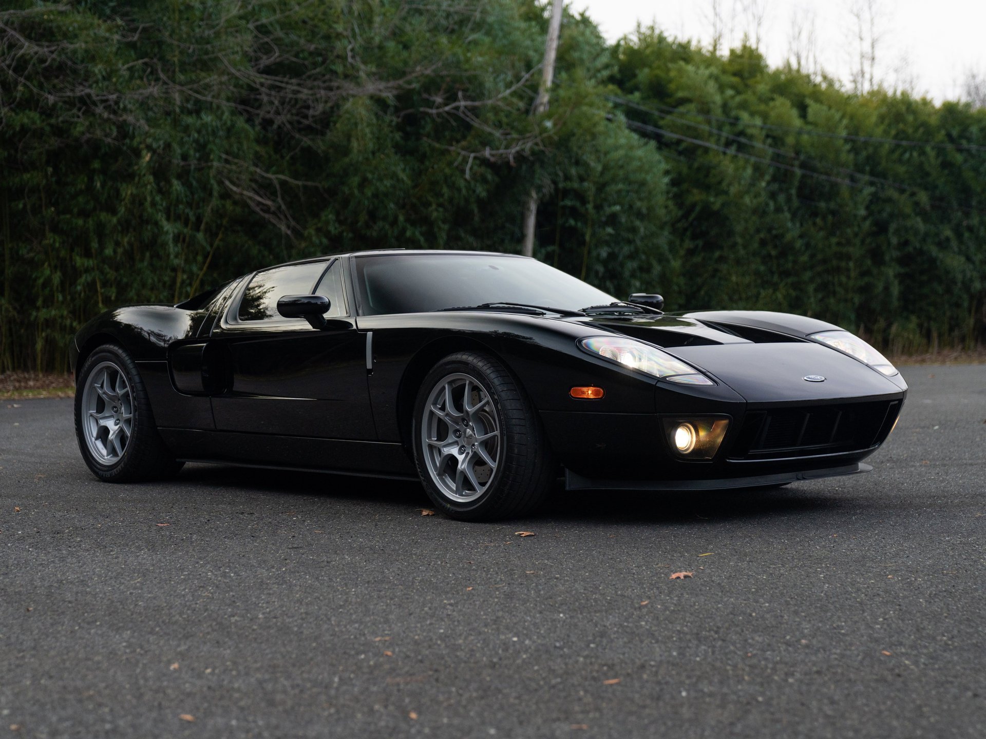 Used 2005 Ford GT image 12
