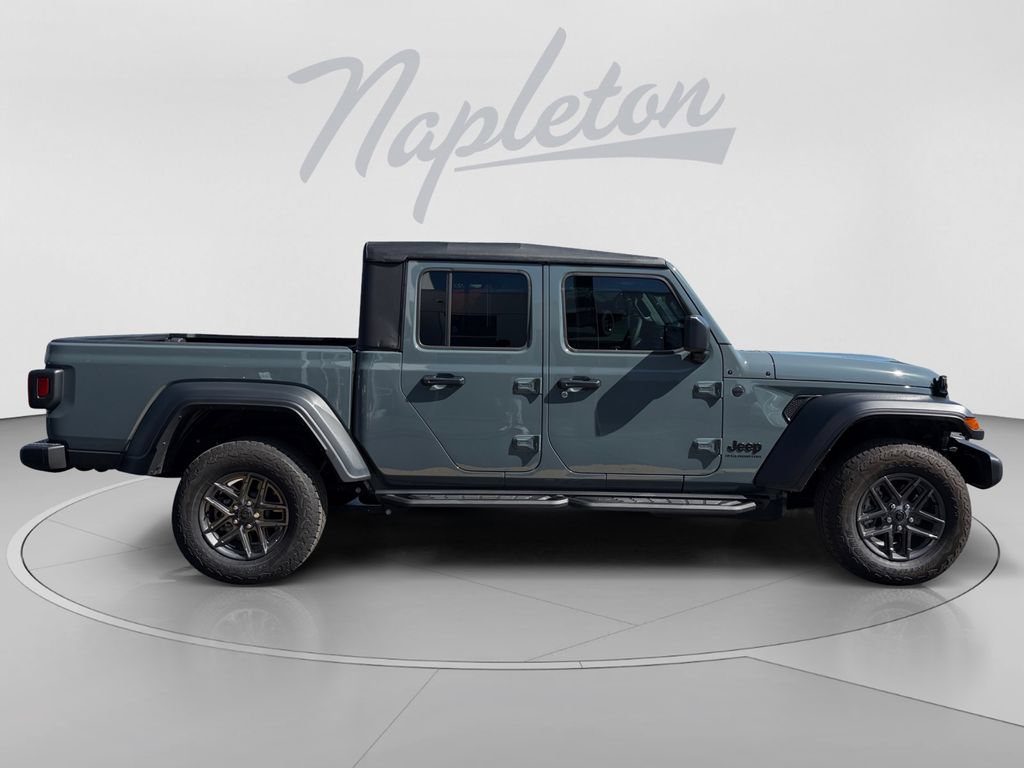 Used 2026 Jeep Gladiator Sport AWD/4WD image 7