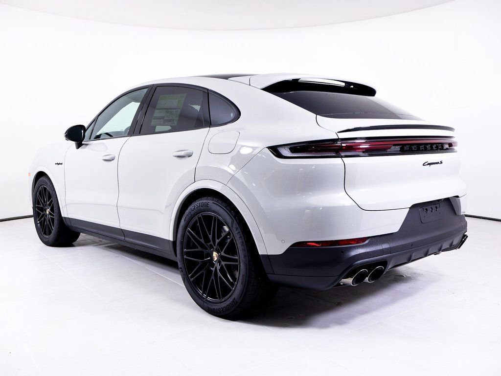 New 2026 Porsche Cayenne S image 3