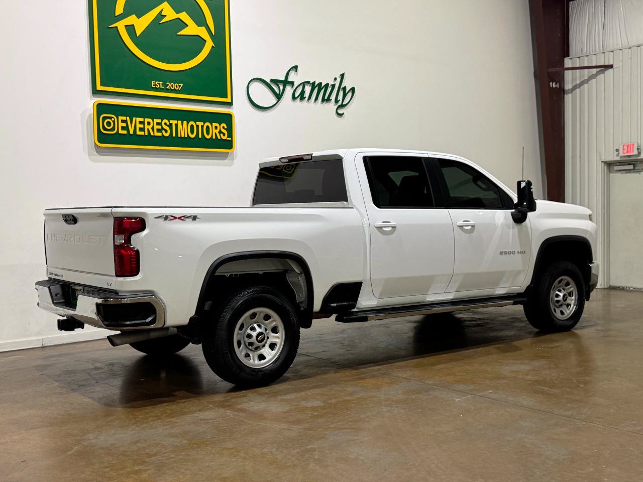 Used 2021 Chevrolet Silverado 2500 LT AWD/4WD image 8