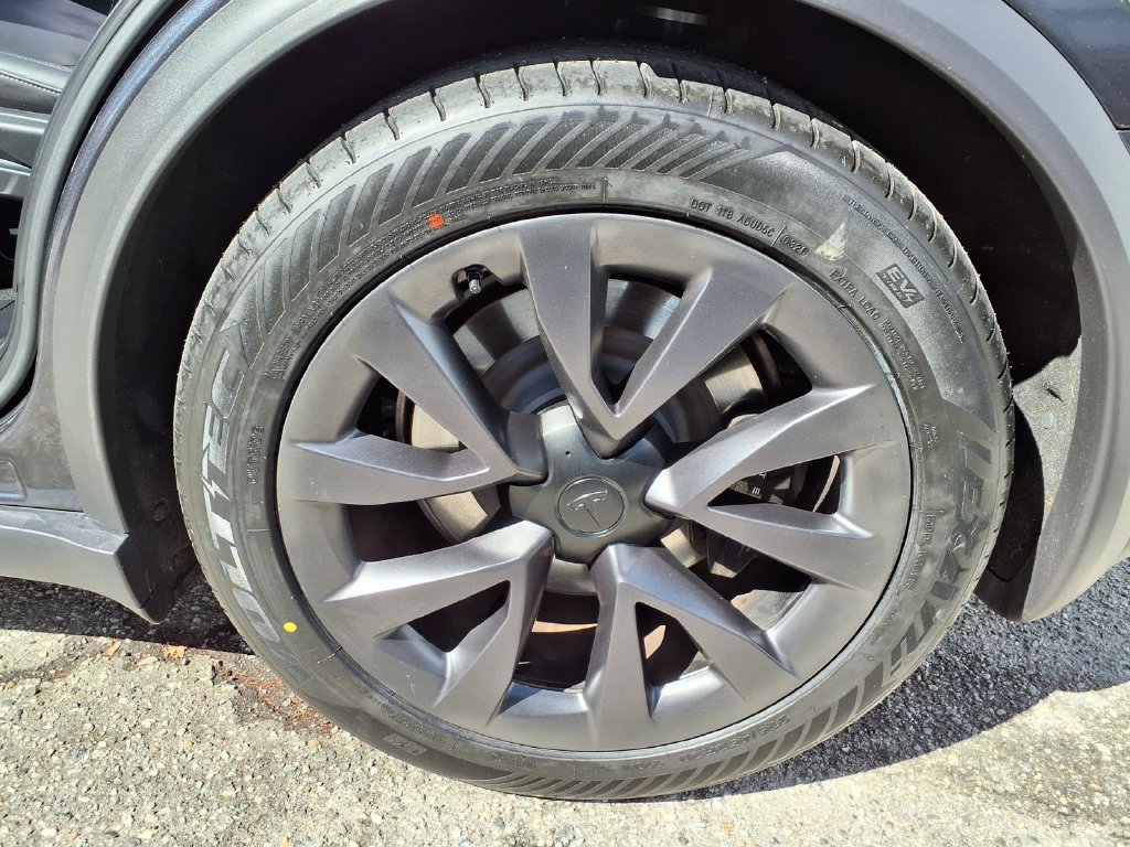 Used 2024 Tesla Model X AWD/4WD image 15