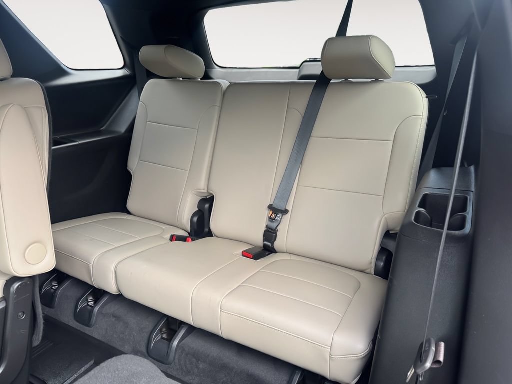 Used 2023 Chevrolet Traverse LT w/ LPO, Floor Liner Package AWD/4WD image 26