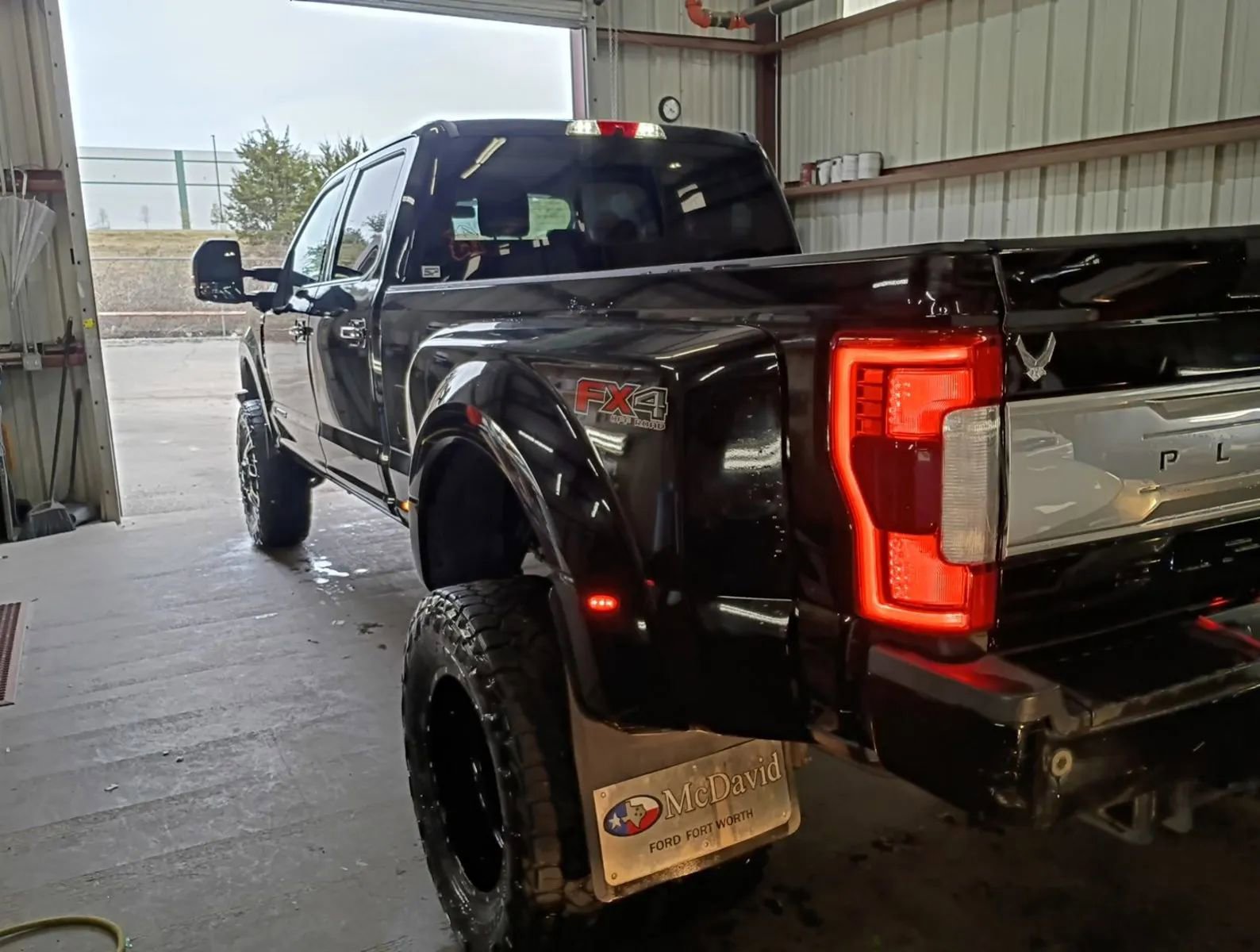 Used 2018 Ford F350 Platinum w/ Platinum Ultimate Package AWD/4WD image 2
