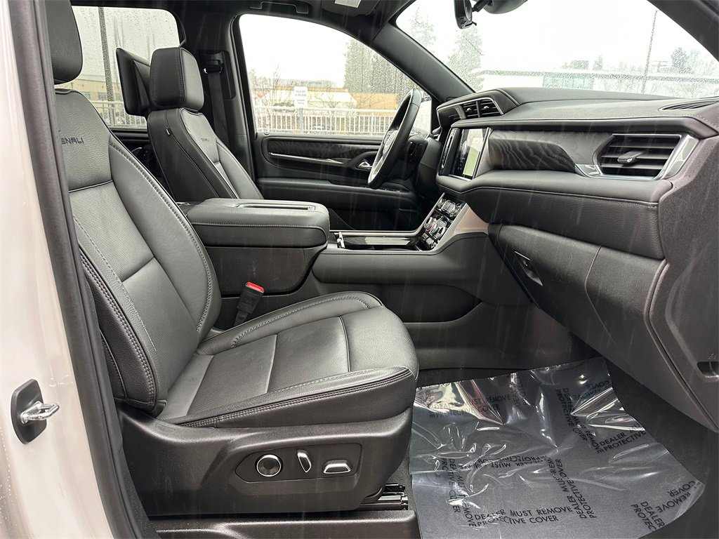 Used 2024 GMC Yukon XL Denali w/ Denali Reserve Package image 44