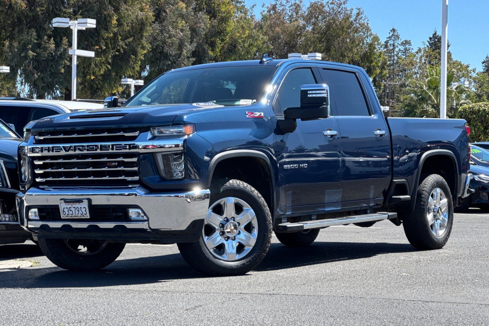 Used 2023 Chevrolet Silverado 2500 LTZ w/ LTZ Premium Package image 9