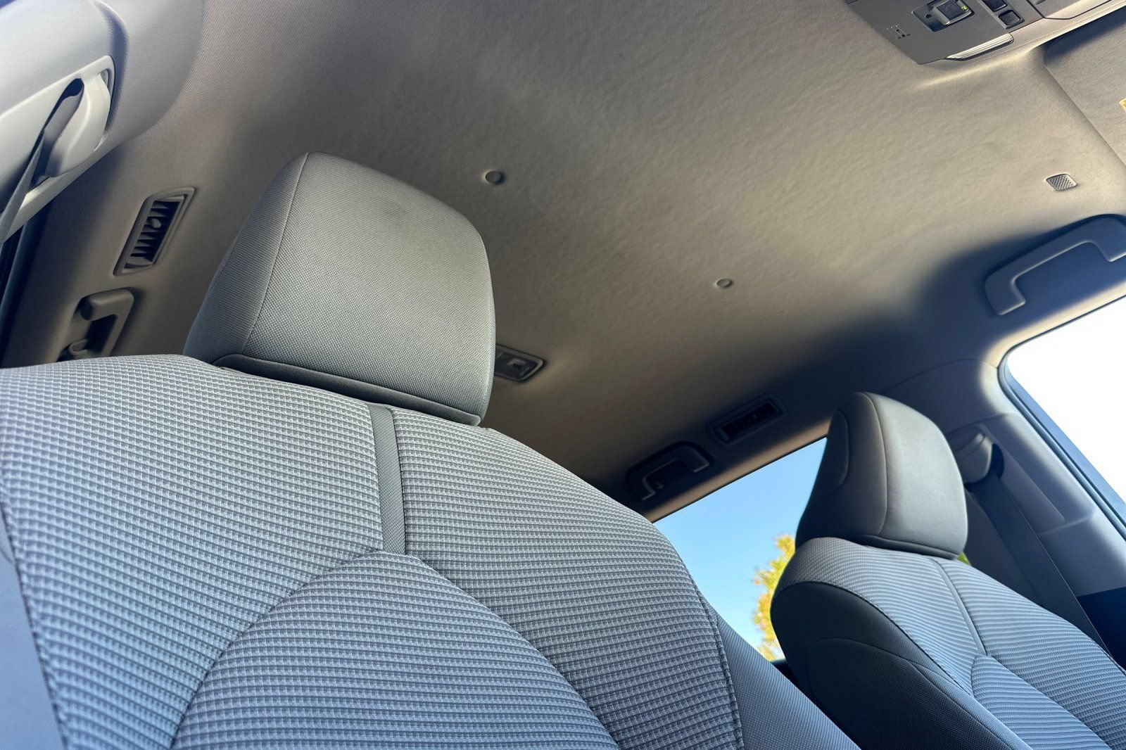 Used 2021 Toyota Highlander LE AWD/4WD image 21