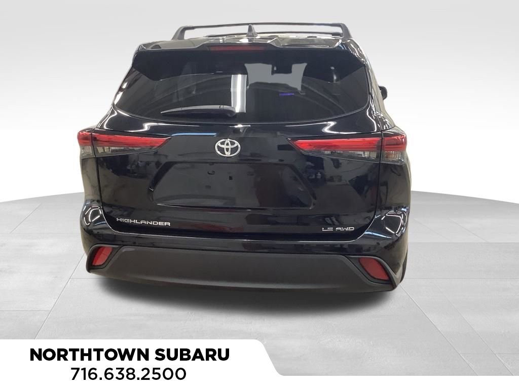 Used 2023 Toyota Highlander LE image 27