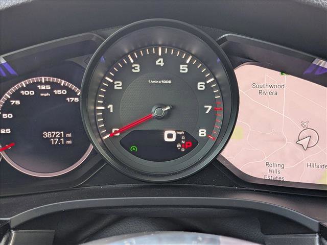 Used 2022 Porsche Cayenne image 11