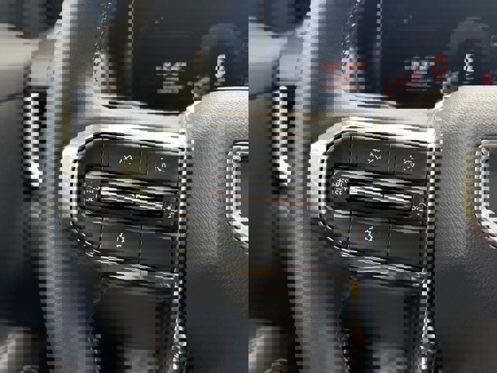 Used 2025 GMC Terrain Elevation image 23