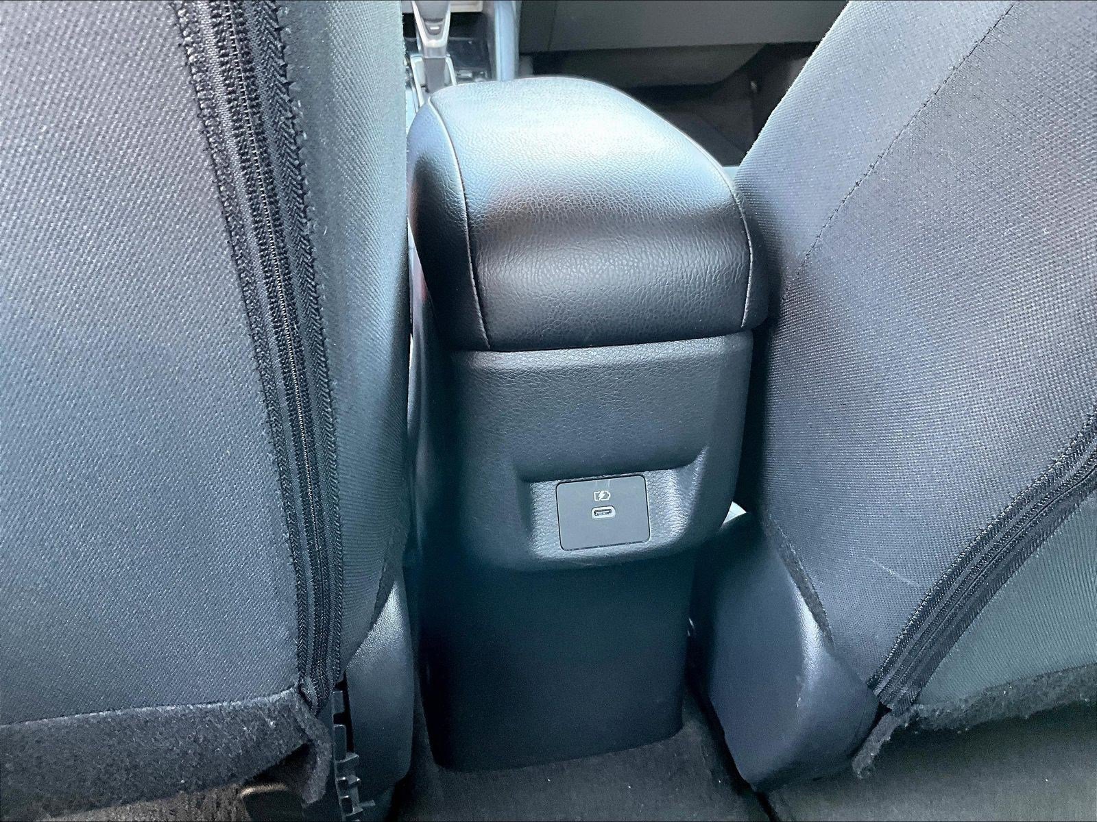Used 2024 Nissan Versa SR FWD image 10