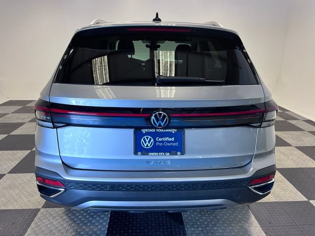 Certified 2025 Volkswagen Taos SE FWD image 4