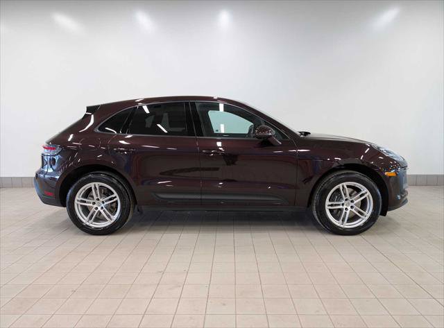 Used 2025 Porsche Macan AWD/4WD image 8