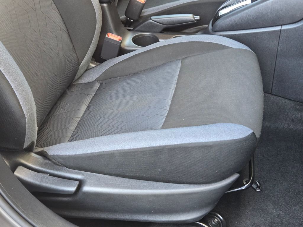 Used 2025 Nissan Versa SV image 27