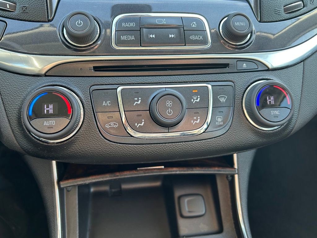 Used 2014 Chevrolet Impala LT w/ Convenience Package image 15