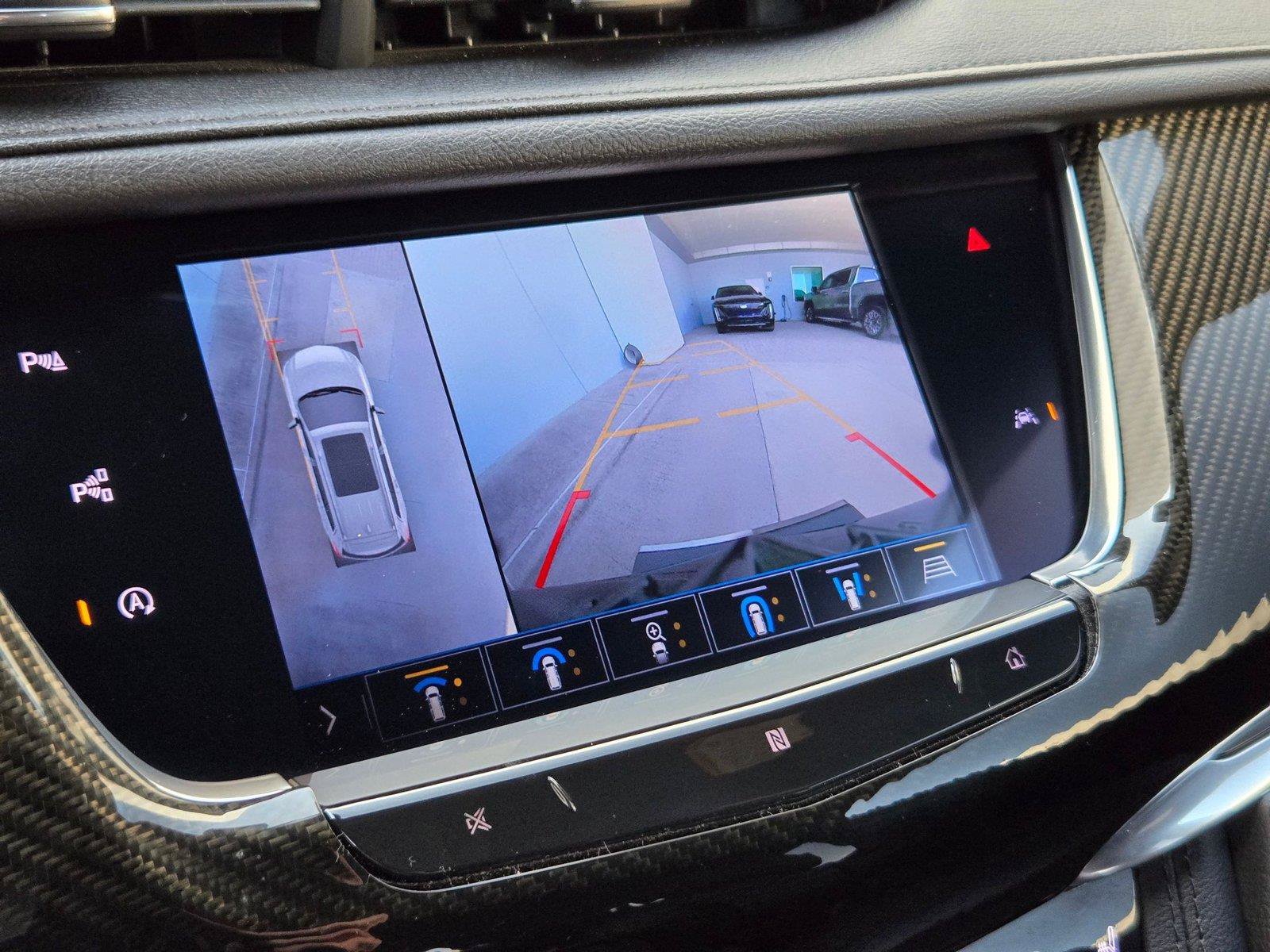 Used 2020 Cadillac XT6 Sport AWD/4WD image 19